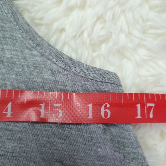 Zoe + Liv Tacos & Tequila Gray V-neck Tank Size S - Picture 3 of 6